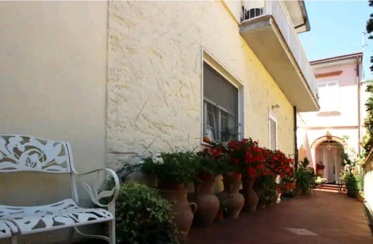 Lovely House Near The Beach Torre del Lago Puccini Exterior foto